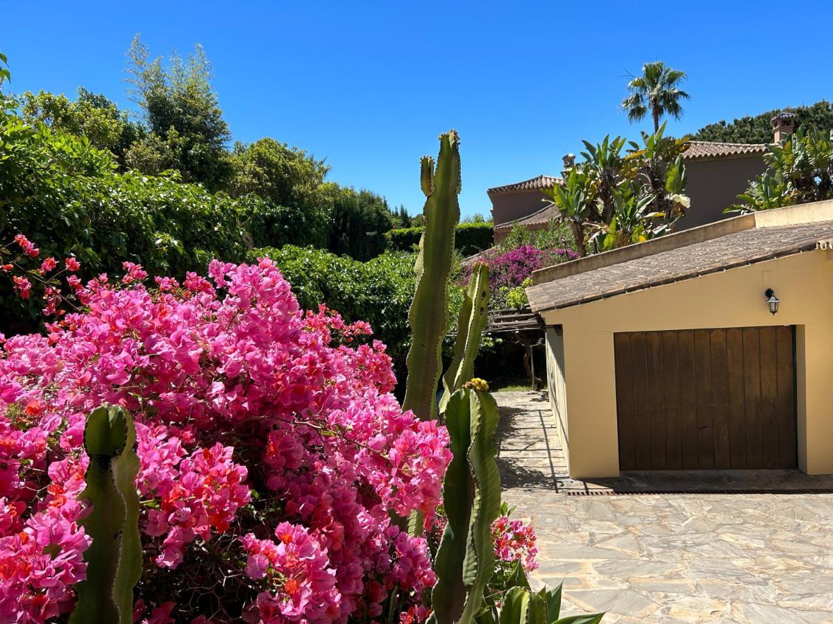 Villa Close To The Beach In Marbella Bagian luar foto